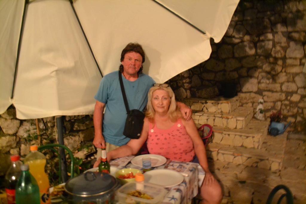 Apartmani Jenny I Tania Lopar Esterno foto