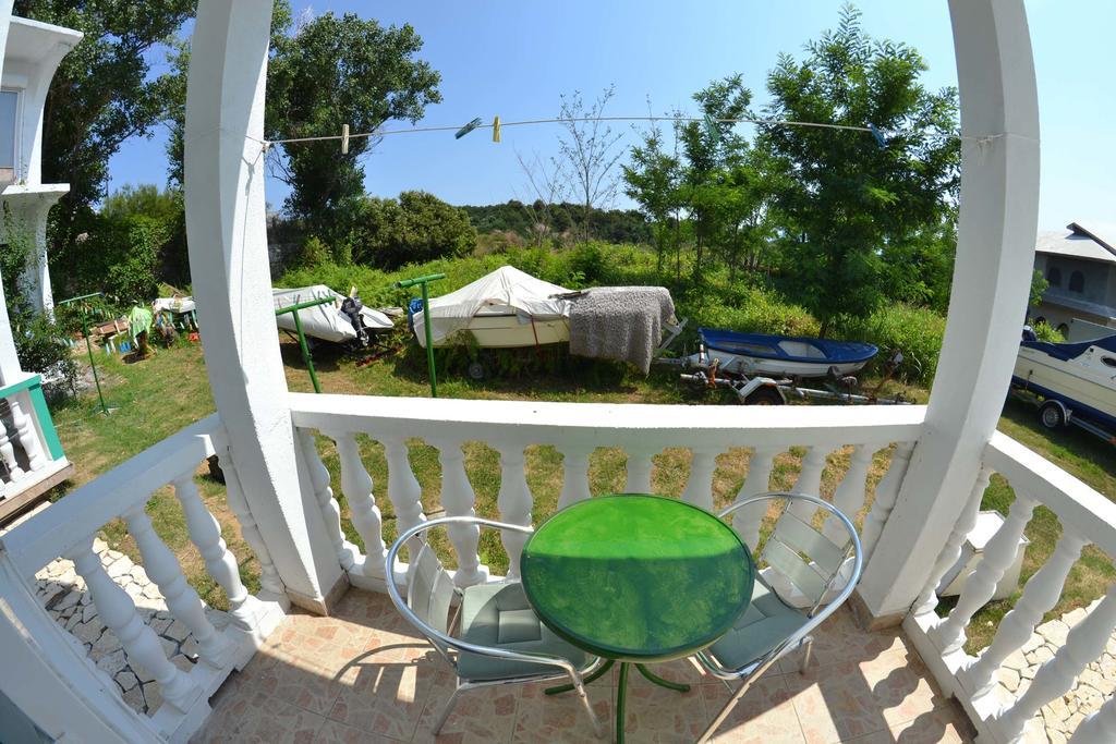 Apartmani Jenny I Tania Lopar Esterno foto