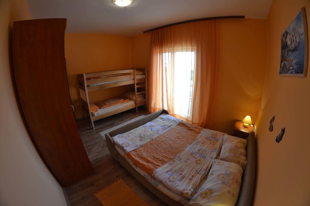 Apartmani Jenny I Tania Lopar Esterno foto